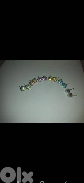 earrings fi kaza lon 7abbe kbire 3=15$ 2