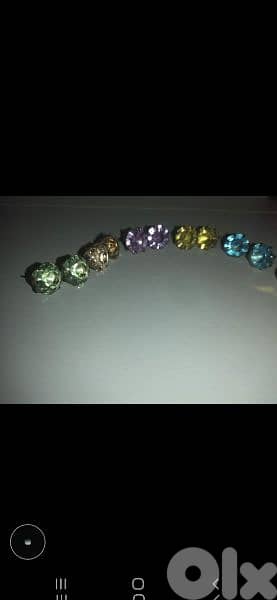 earrings fi kaza lon 7abbe kbire 3=15$ 6