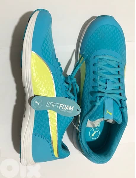 PUMA running shoes original. 4