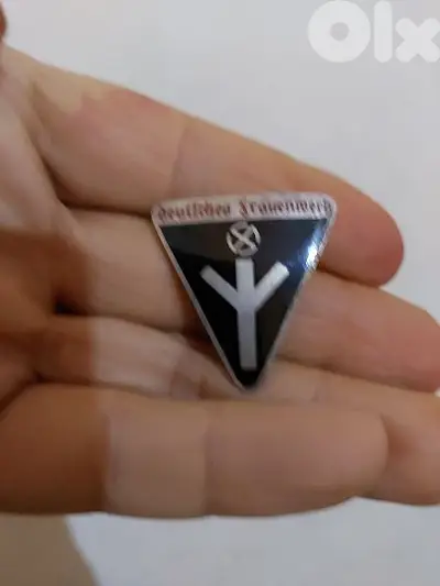 Nazi German Work women Pin era of Adolf Hitler WW2