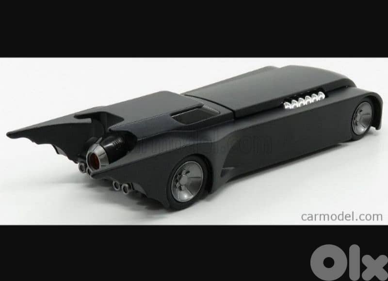 Batmobile (with Batman Figure ) diecast car model 1:24. 2