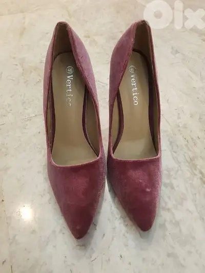 pink velvet shoes size 40