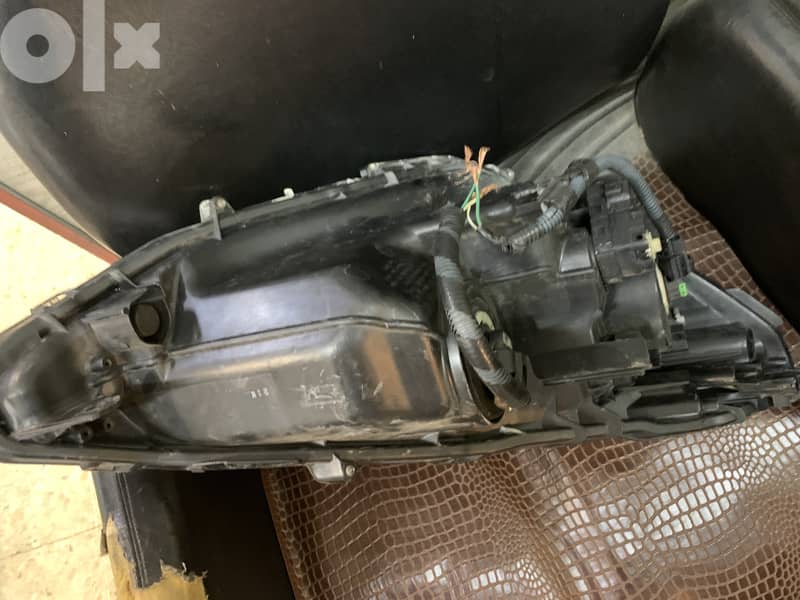 Toyota Prius C Healdlight Left 1