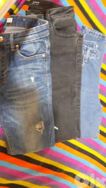 Jeans like new في كذا جينز وسعرون حلو