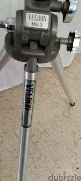 Canon EOS 1000D+
Vintage Velbon Tripod super stereo MS-3 1