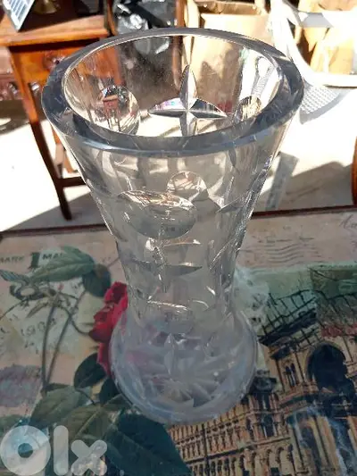 فاز زجاج وسط مميز
