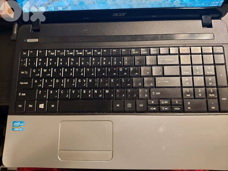 Acer Aspire Laptop, E1 571-15.6", Intel Core I3, 500Gb,4gb, very good 1