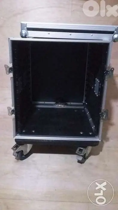 Flight case 10 u double door Depth = 55 + Castors
