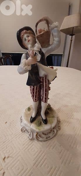 8 figurines 1
