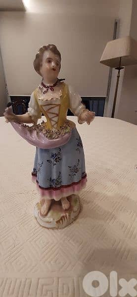 8 figurines 3