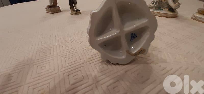 8 figurines 10