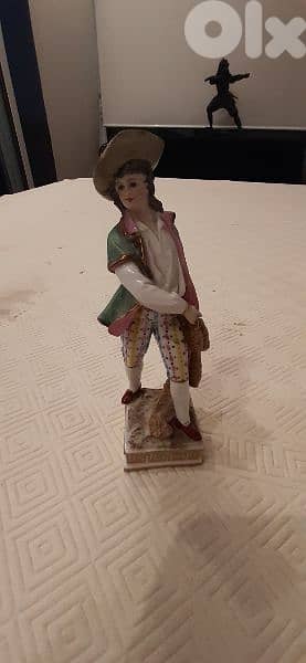 8 figurines 11