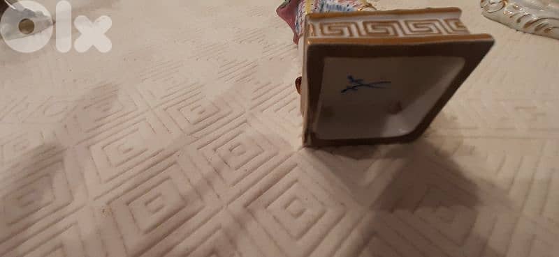 8 figurines 12
