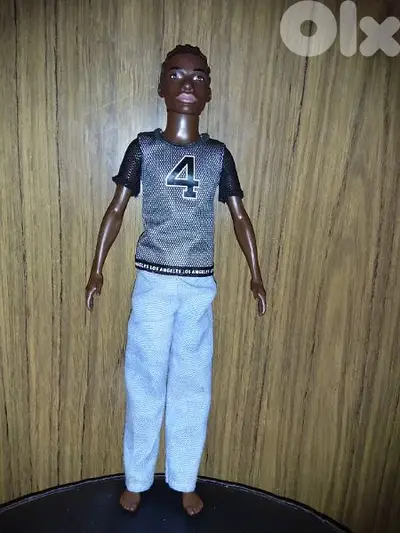 KEN FASHIONISTAS 130 LOS ANGELES JERSEY Mattel 2018 Great doll=19$