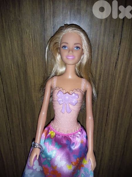 PRINCESS PRINCESS Barbie Great doll has a molded top +her own skirt=20 3