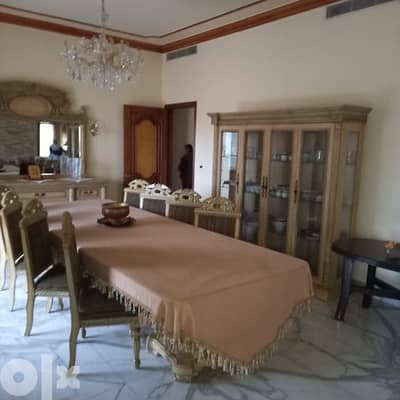 شقة 350م  للايجار في راس بيروت