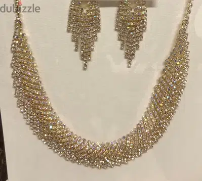 faux bijoux set of 2 pieces ( necklace, earings )