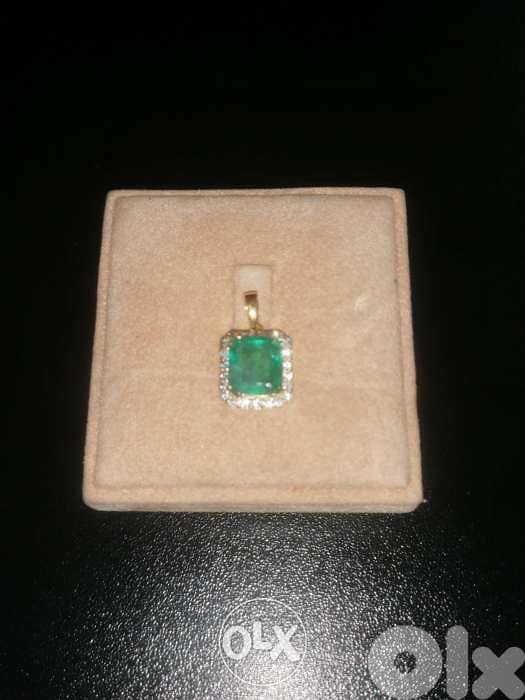 Certified 4.36 ct emerald pendant 4