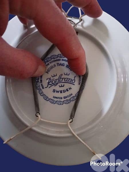 1971 till 1983 collection of porcelain wall plates hand painted 8