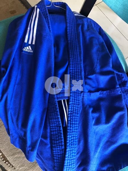tenu de judo taille 160-170 adidas original (comme nouveau) 0