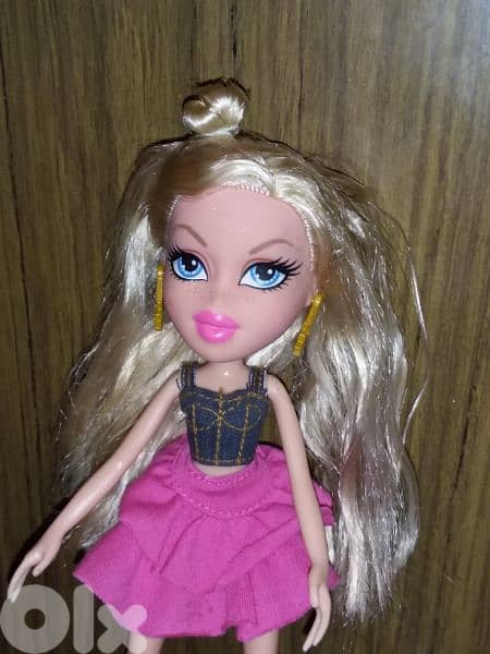 BRATZ HELLO MY NAME IS CLOE MGA GREAT Weared doll +Shoes, flex legs=25 1