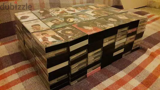 200 كاسيتات عربية منوعة (غير لبنانية) معظمها من التسعينيات