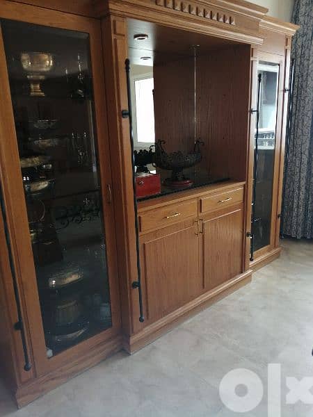 full dining room 2000$ 1