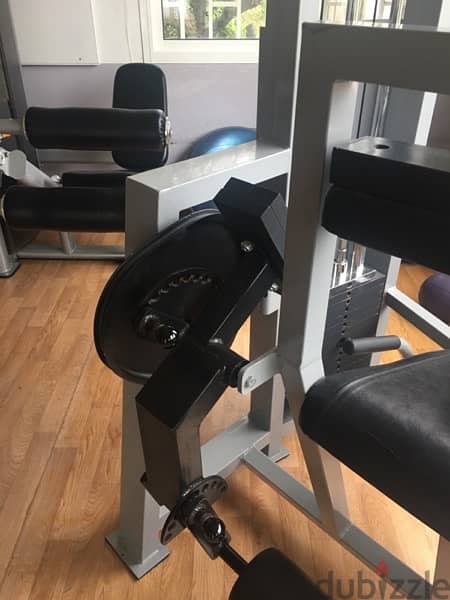 leg extension leg curl like new heavy duty very good quality 3