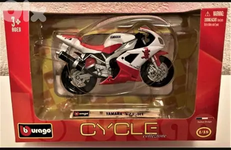 Yamaha YZF-R1 diecast motorcycle model 1;18.