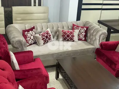 طقم كنبايات فخم ست قطع وطاولة