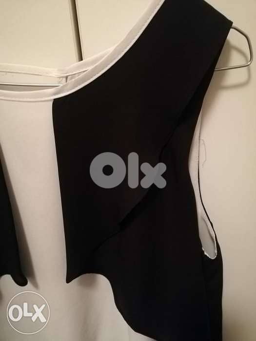 Black and White Top Size 40. 1