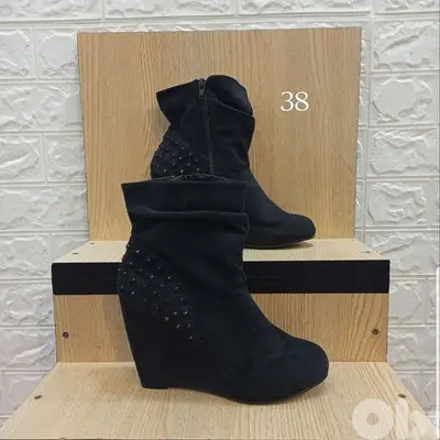 Black shoes size 38