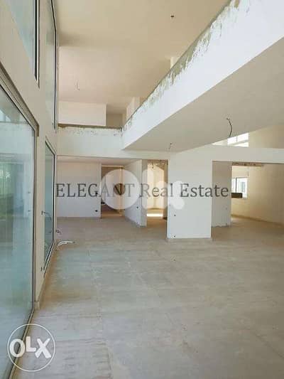 Breathtaking Apt | 1050 Sq. m | Cash.