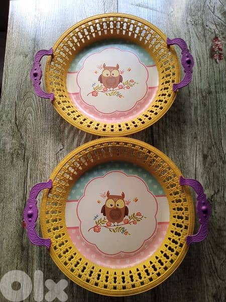 cute plastic and leathur trays 2