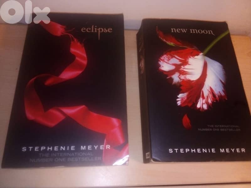 two books from the twilight saga"new moon" & eclipse by stephenie meye 0