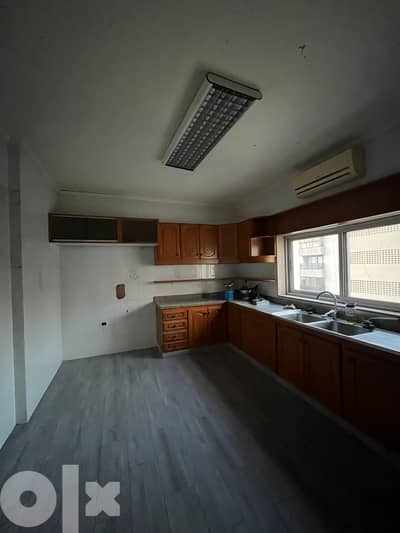 Apartment For Sale in Tallet al khayatشقة  للبيع في تلة الخياط