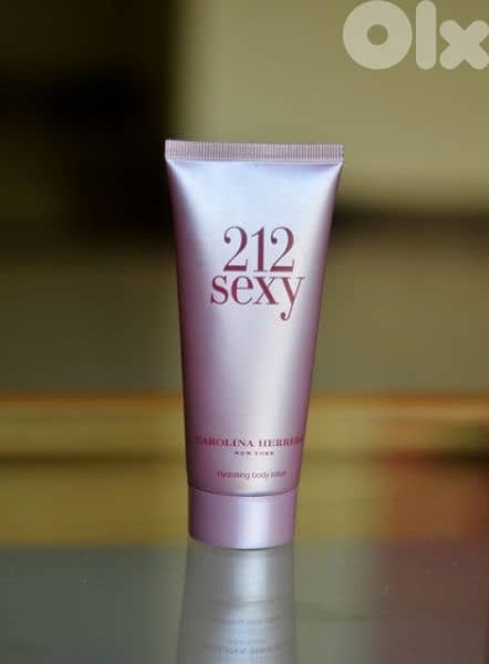 Carolina Herrera 212 sexy 100ml  body lotion 1
