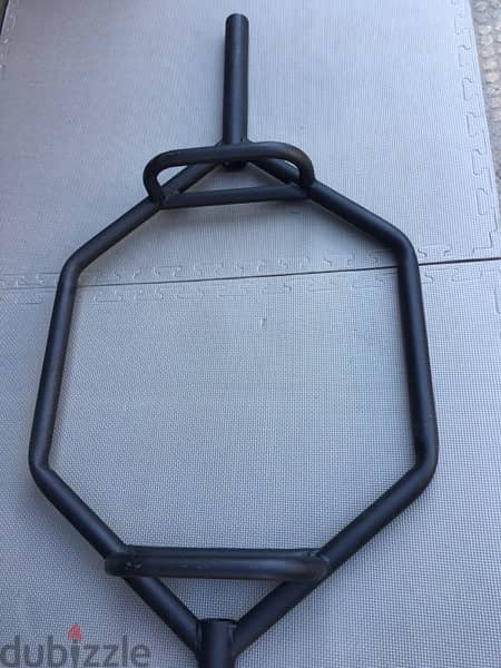 trap bar new very good quality we have also all sports equipment 3