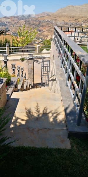 Villa for sale in Faraya on a Cliff's View فيلا للبيع في فاريا