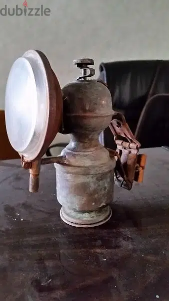antique collectable carbit lamp war world 2