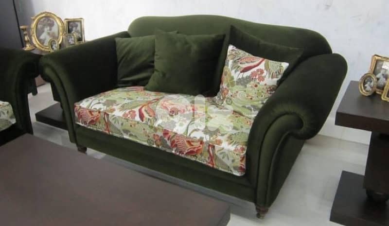 2 Sofas vis a vis 3
