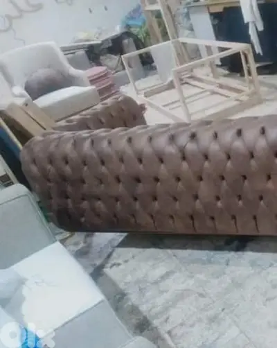 عرض خاص تنجيد اي صالون او غرفة جلوس من خلال اختصاصي تنجيد