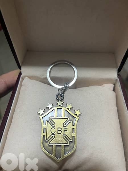 keychain brasil logo  with the box for 5 usd 2