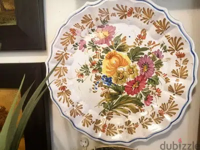 صحن إيطالي رسم يدوي ورود مختوم