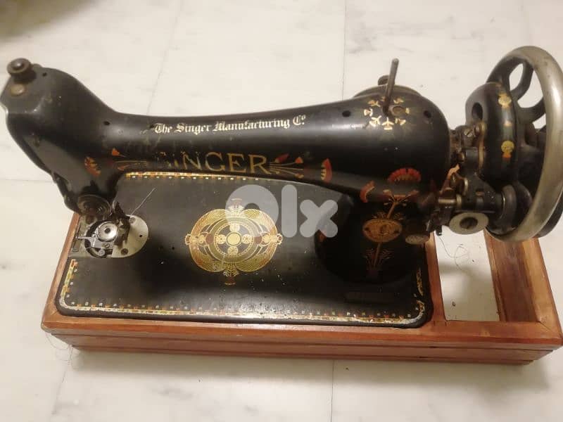 مكنة خياطة antique 0
