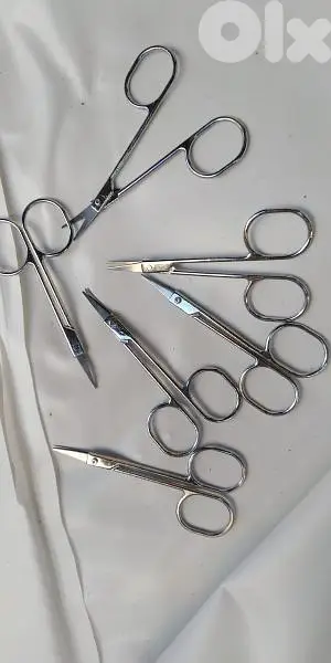 مقص صغير جديد ب ٢٠ الف