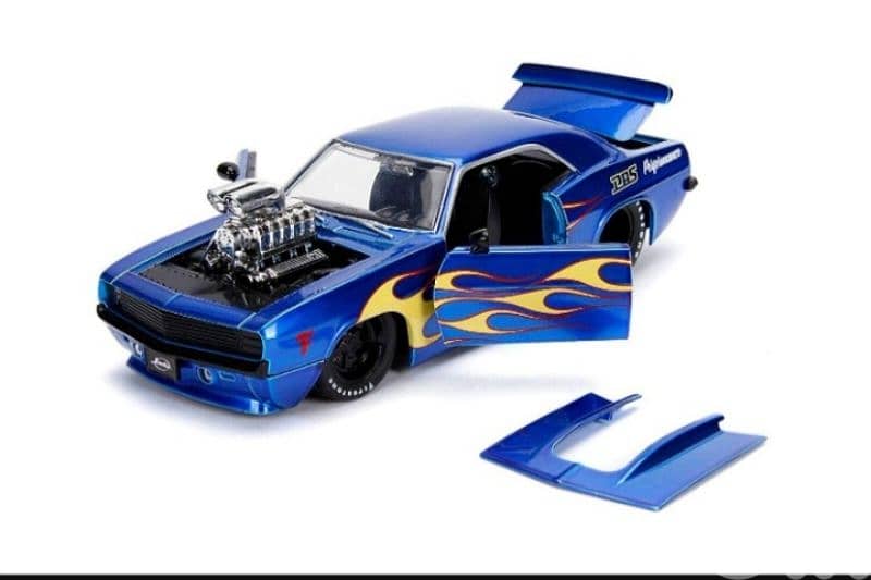 '69 Custom Camaro diecast car model 1:24. 3