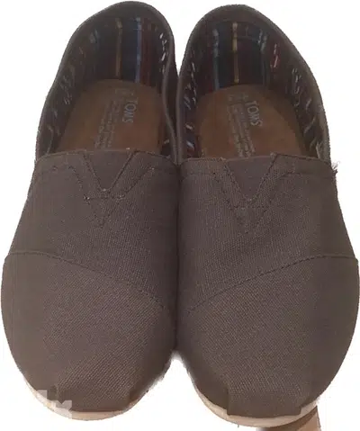 TOMS Men’s Classic Canvas Slip- On