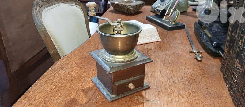 antique 8