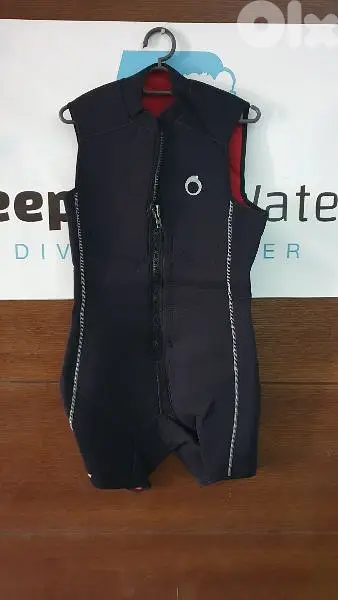 3mm, 5mm, 6mm 7mm 9mm wet suits , dry suits